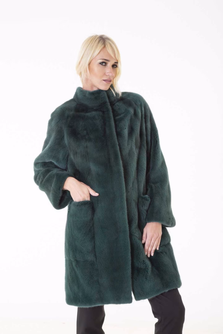 Пальто из норки цвета Shock Green — фото 2 из 6