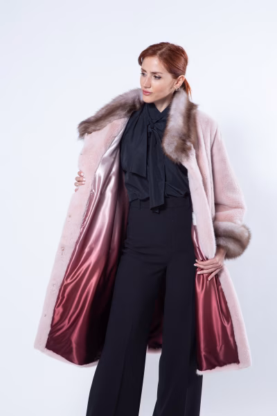 Пальто из норки цвета Antique Rose с манжетами из куницы