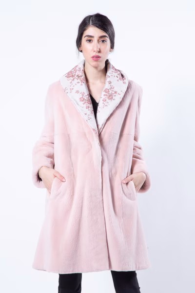 Пальто из стриженой норки цвета Antique Rose