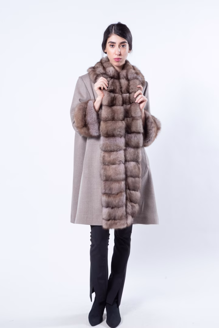 Кашемировое пальто с отделкой из соболя цвета Beige Scuro — фото 3 из 9