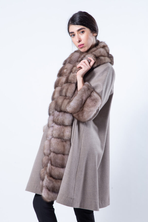 Кашемировое пальто с отделкой из соболя цвета Beige Scuro
