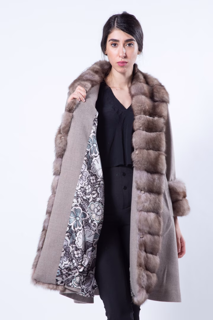 Кашемировое пальто с отделкой из соболя цвета Beige Scuro — фото 2 из 9