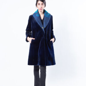 Пальто из стриженной норки цвета Royal Blue и ткани