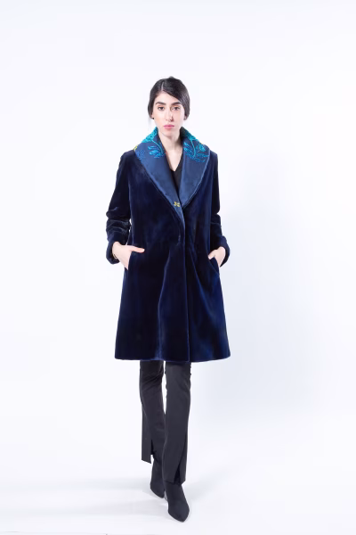 Пальто из стриженой норки цвета Royal Blue и ткани