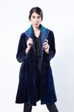 Пальто из стриженной норки цвета Royal Blue и ткани
