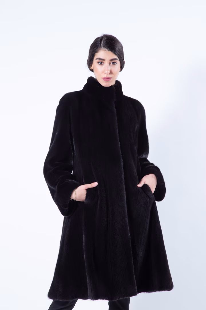 Шуба из меха норки Blackglama с воротником стойкой — фото 5 из 8