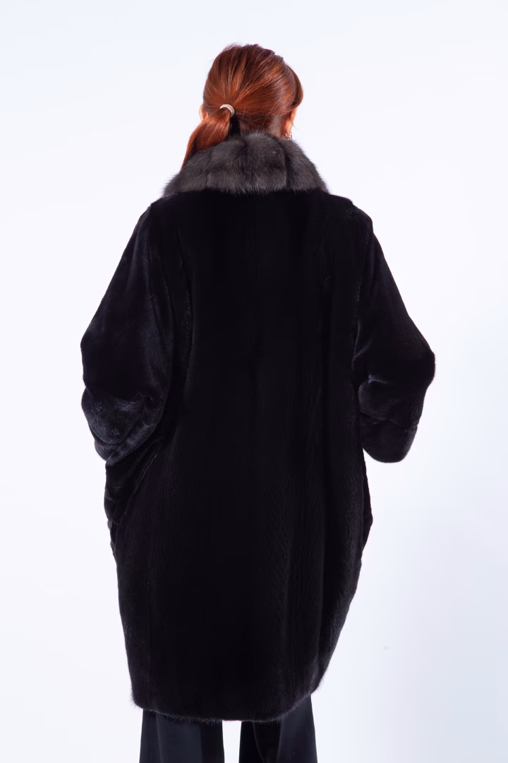 Пальто Эсмеральда из меха норки Blackglama с воротником из соболя — фото 5 из 9