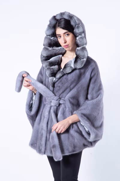 Кейп Gabriela из меха норки цвета Blue Iris с капюшоном