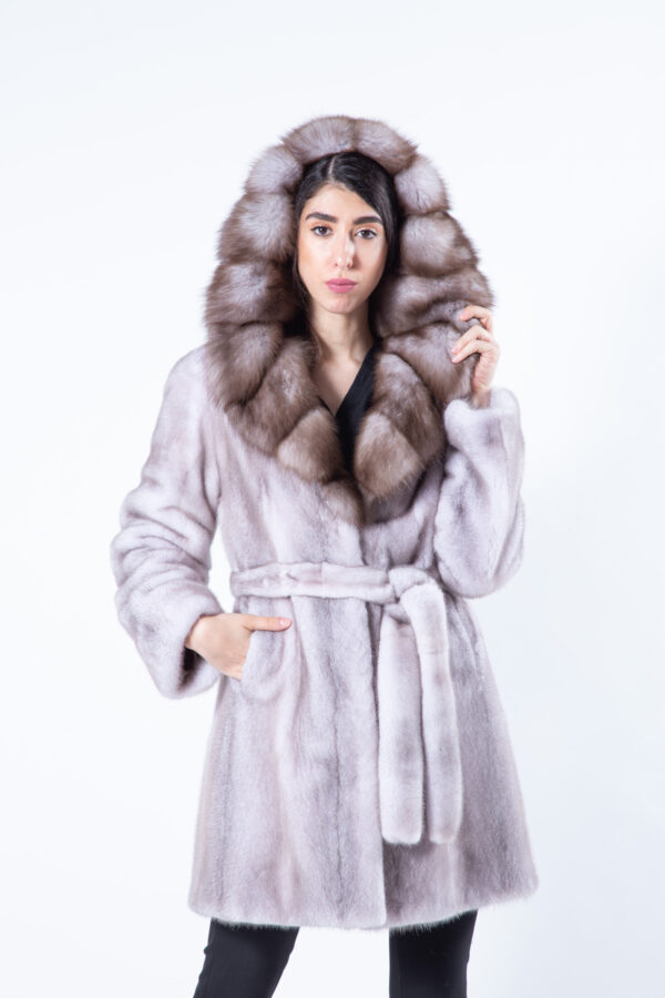 Пальто Аврора из норки цвета Ice Fume с капюшоном из куницы