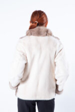 Пальто из меха норки цвета Palomino и соболя