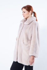 Пальто из норки цвета «слоновая кость» с накладными карманами