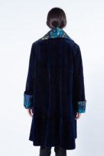 Пальто из меха стриженной норки цвета Royal Blue