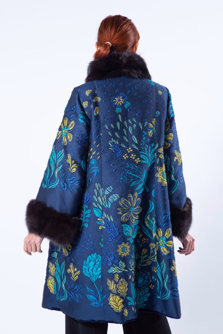 Двусторонняя шуба из меха стриженой норки цвета Royal Blue и ткани — фото 6 из 17