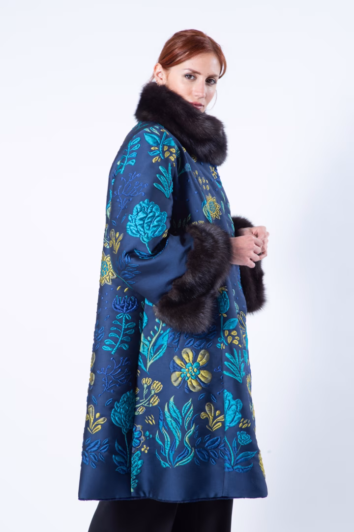 Двусторонняя шуба из меха стриженой норки цвета Royal Blue и ткани — фото 7 из 17