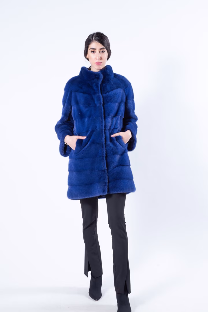 Пальто из меха норки цвета Shock Blue — фото 4 из 4