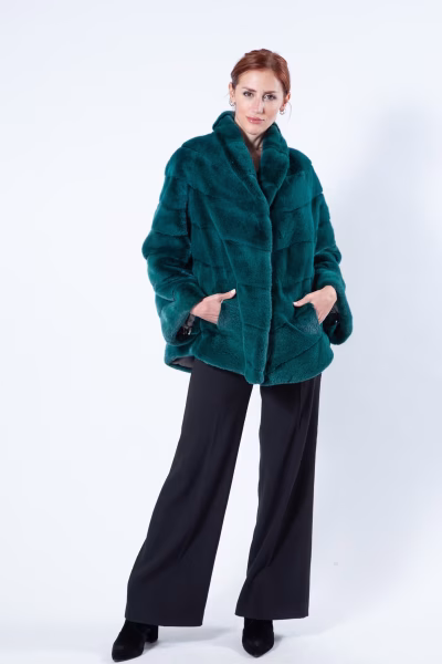 Пальто из норки цвета Shock Green
