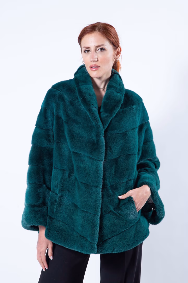 Пальто из норки цвета Shock Green — фото 2 из 6