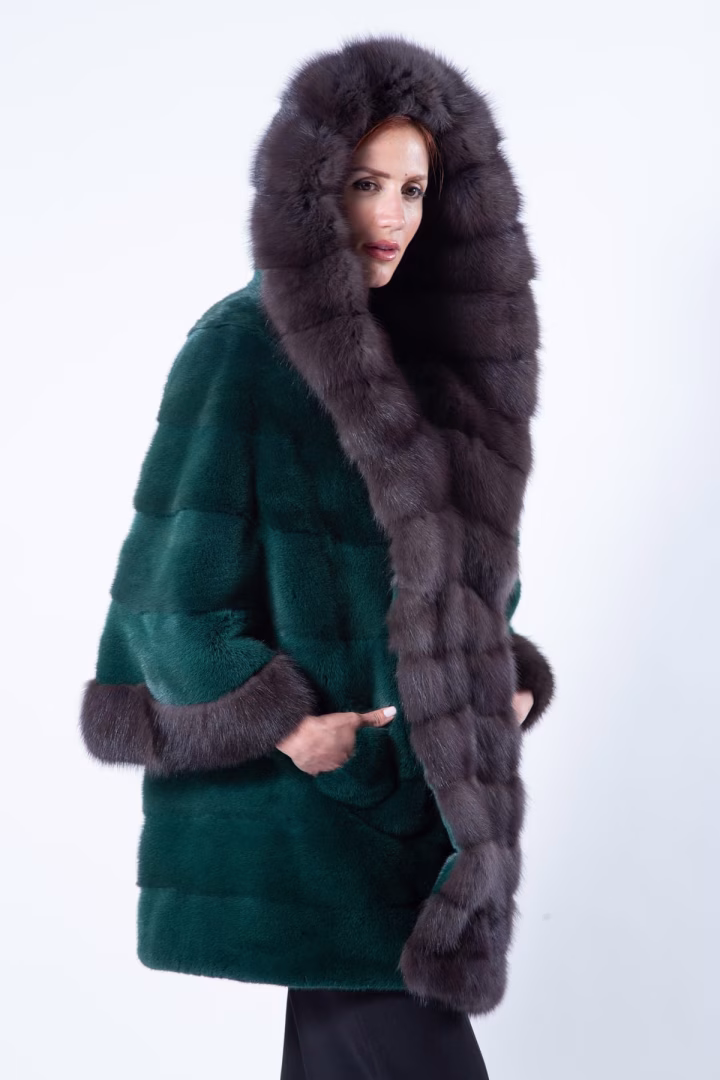 Пальто Татьяна из норки цвета Shock Green с капюшоном — photo 6 of 6