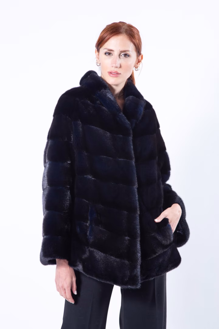 Пальто из меха норки цвета Royal Blue — фото 3 из 8