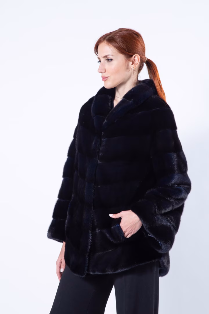 Пальто из меха норки цвета Royal Blue — фото 6 из 8