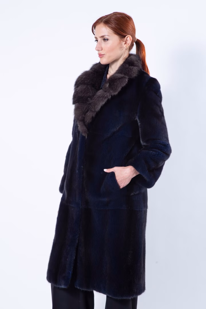Шуба из норки цвета Royal Blue — фото 4 из 6