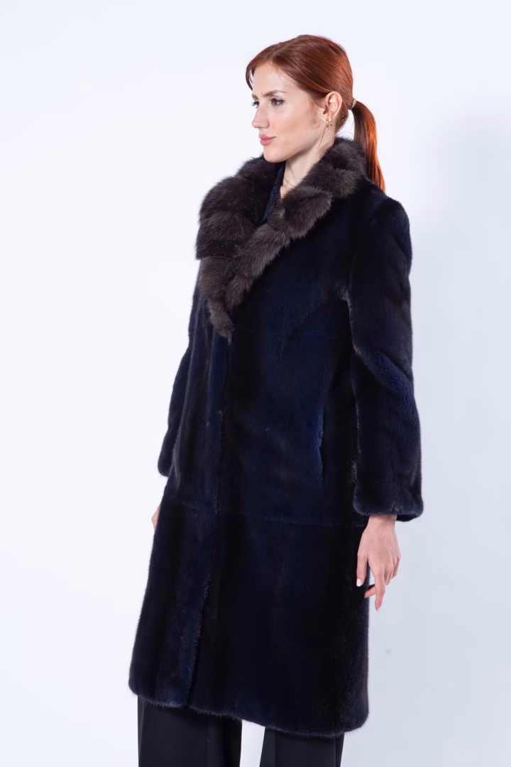 Шуба из норки цвета Royal Blue — фото 5 из 6