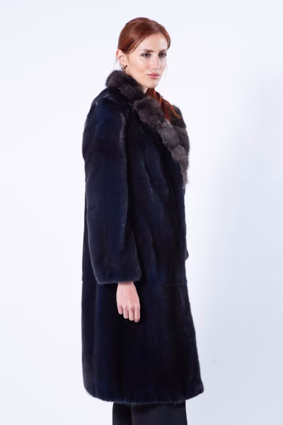 Шуба из норки цвета Royal Blue